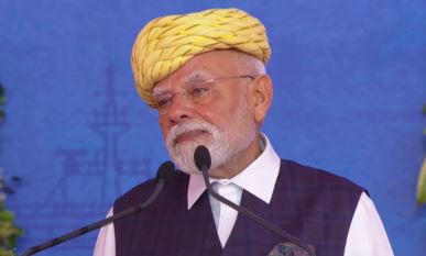 प्रधानमंत्री मोदी ने गुजरात को दी रूपये 34,200 करोड़ की योजनाओं की सौगात, भावनगर में रोड शो, 'समुद्र से समृद्धि' प्रदर्शनी देखी